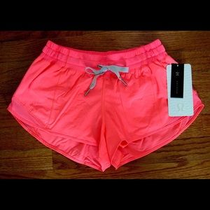 Lululemon Hotty Hot short in Flashlight pink!