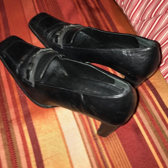 Authentic Vintage Gucci 3.5” Horsebit Slip On Pump Heels - Picture 3 of 4