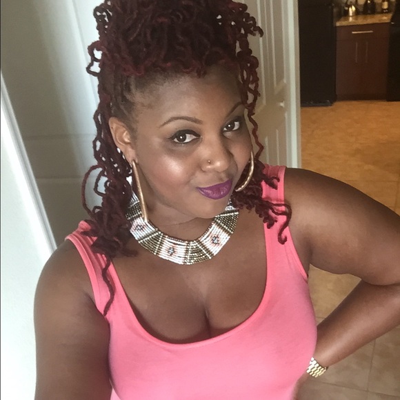 Meet your Posher, Latoya
