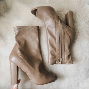 yeezy style sock ankle platform boots 💕
