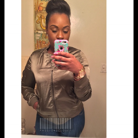 Bomber jacket - Picture 2 of 2