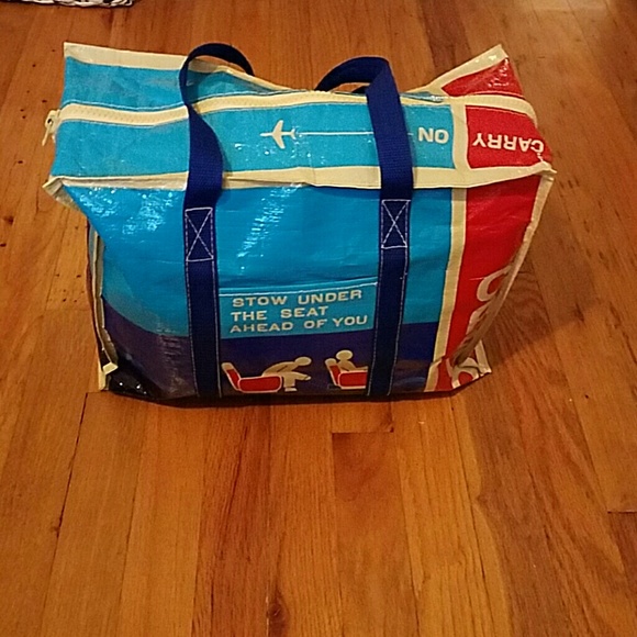 Retro carry on