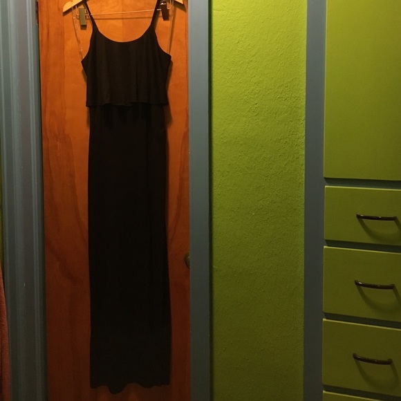 Beautiful flutter top black Maxi dress!!!! - Picture 2 of 4