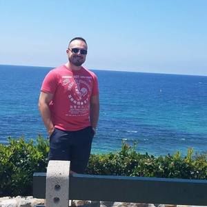 Meet your Posher, Javier