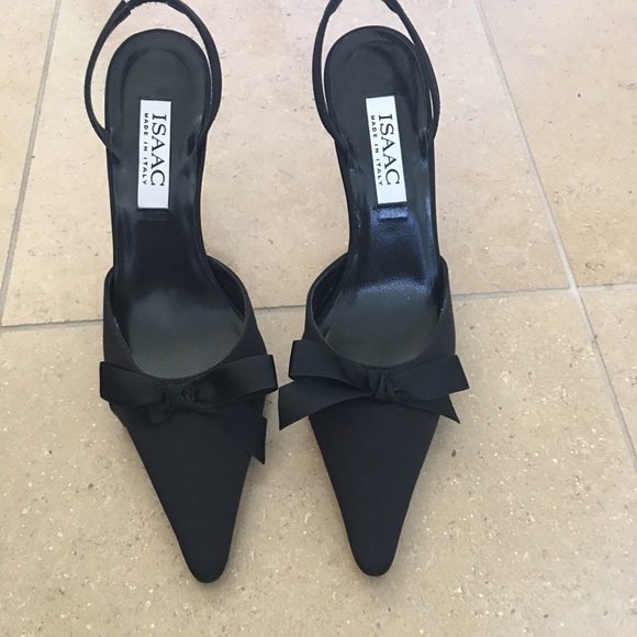 Satin Isaac mizrahi black evening shoes.