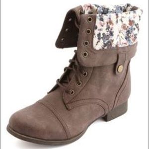 Meet your Posher, Abigail