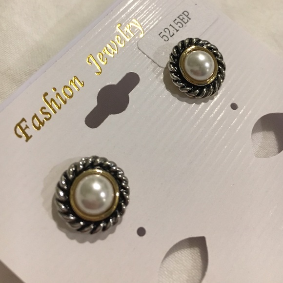 Two tone pearl earrings - Picture 1 of 4