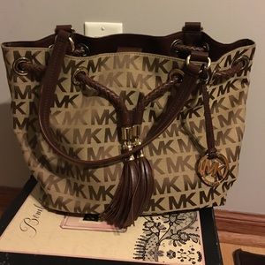 MK medium sized purse