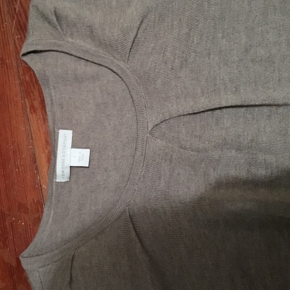 Top - Picture 2 of 2