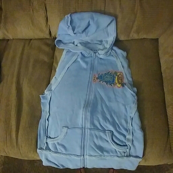 Sleeveless sweatshirt