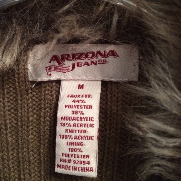 Arizona Faux Fur Vest - Picture 3 of 3