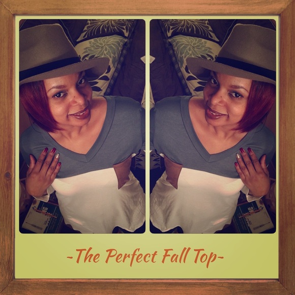 Color Block V-neck L/S Top