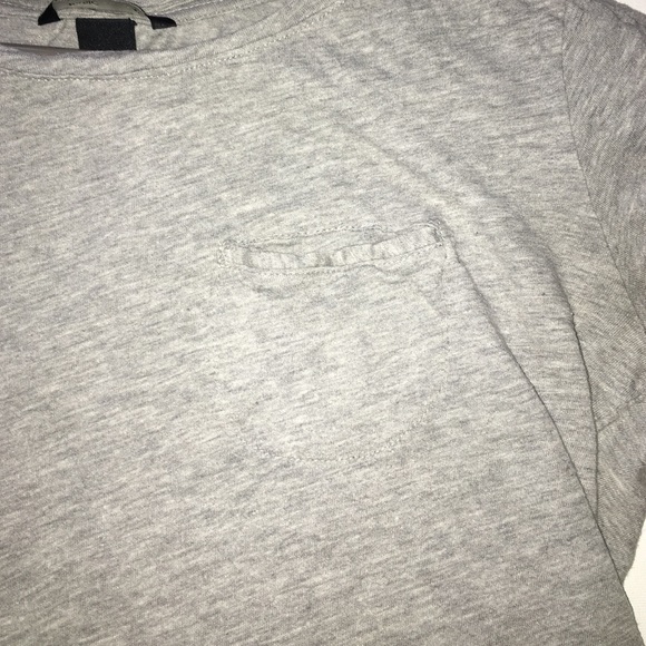 Simple grey top - Picture 2 of 2