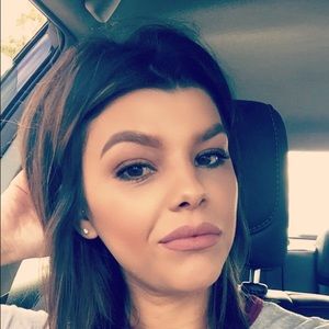 Meet your Posher, Roxanna