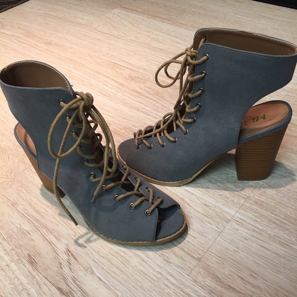 SALE HPLadies peep toe backless booties  . - Picture 3 of 6