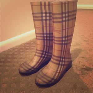 Authentic Burberry Haymarket Rainboot