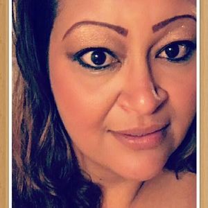 Meet your Posher, Idalia