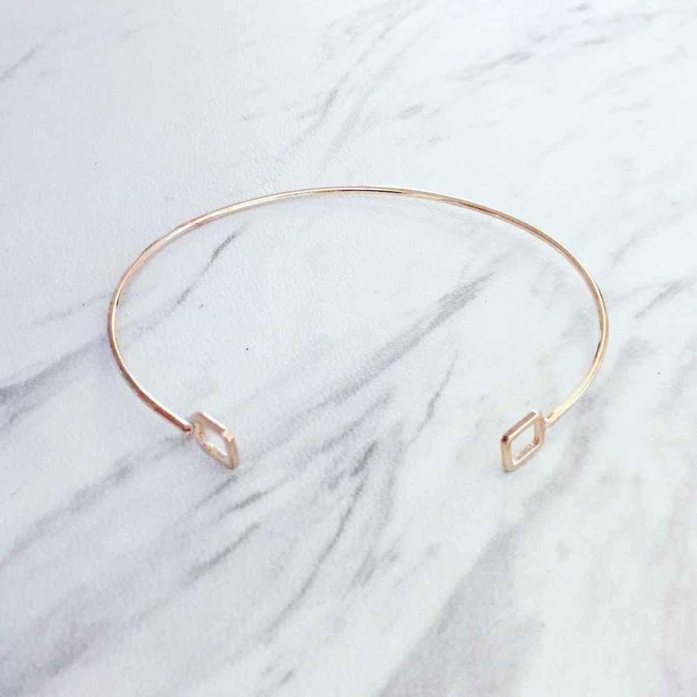 ❗️one left❗️Minimalist Gold Square Bangle