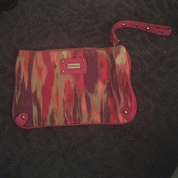 Patterned wristlet