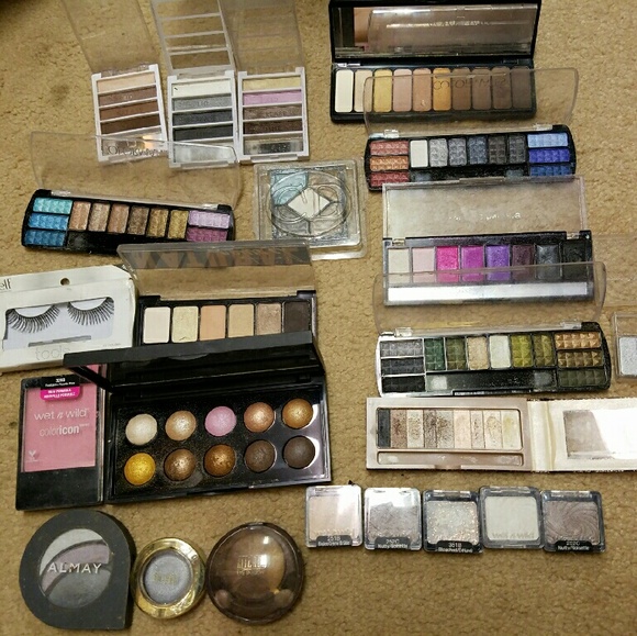 Eyeshadow lipstick powder brushes