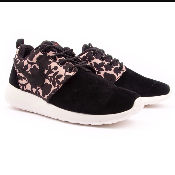 NWT Nike roshe suede floral sneaker - Picture 2 of 4