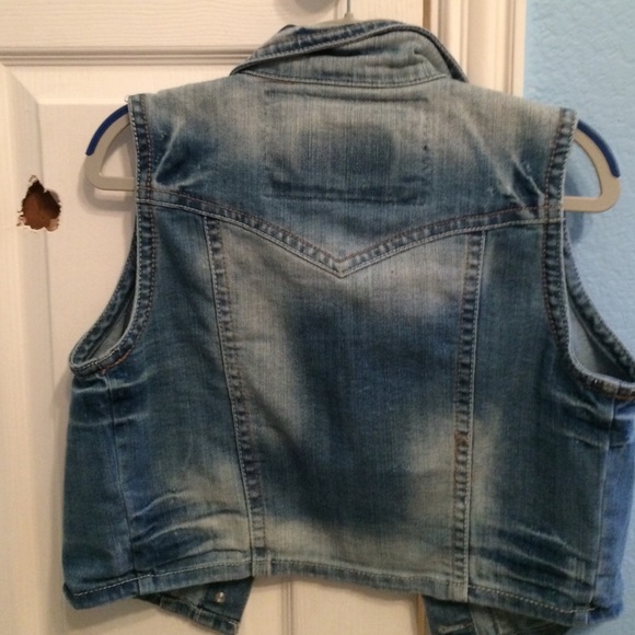 Wallflower Jean Vest. - Picture 2 of 3