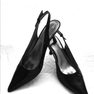 8.5 AK Anne Klein black slingbacks