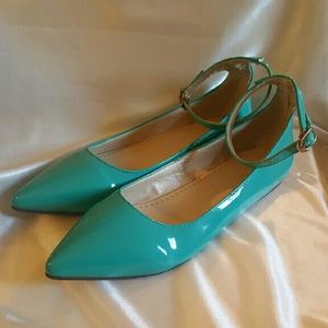 Pointy toe ballerina flats