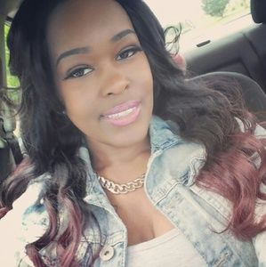 Meet your Posher, Jenay