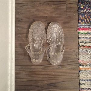 SIZE 38 CLEAR JELLIES