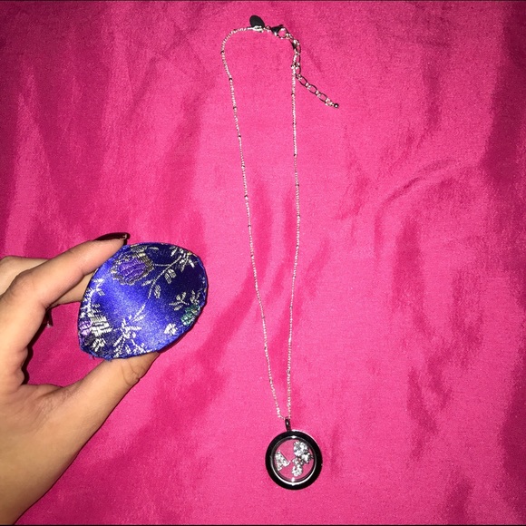 Origami Owl A & J necklace - Picture 3 of 4