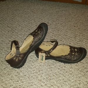 J-41 slip on shoes sz 9.5