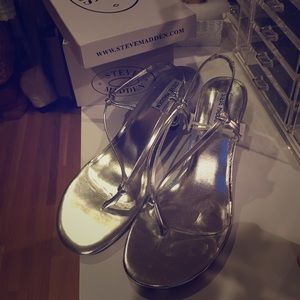NWOT Steve Madden Sandals