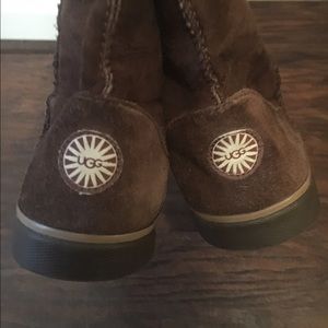 UGG BOOTS