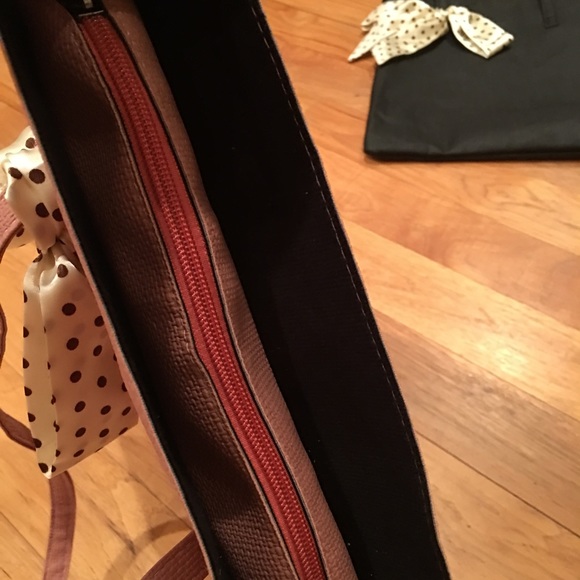 SALE! Vegan Tote & Matching Crossbody Bag - Picture 3 of 4