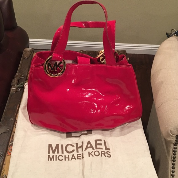 On HOLD  MK Bag 💼 for @myleyparis