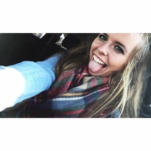 Meet your Posher, Danielle