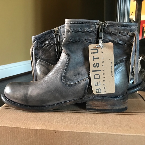 Boots - Picture 3 of 4