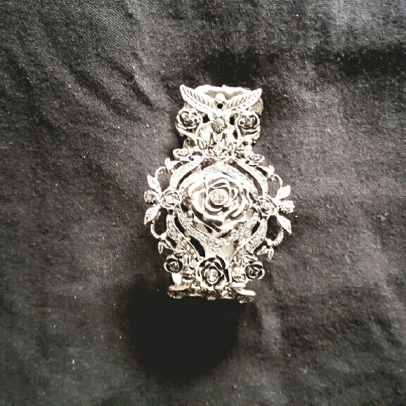 Stunning dark silver-plated Gothic Rose bracelet - Picture 2 of 3
