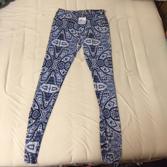 Super cute Blue Leggings (yoga pants)