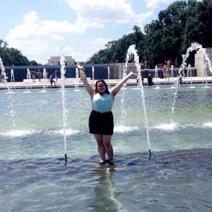 Meet your Posher, Flora