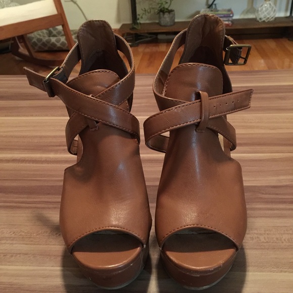 Peep toe wedges