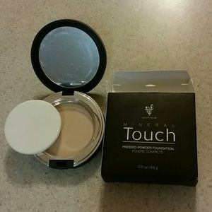 Younique pressed powder