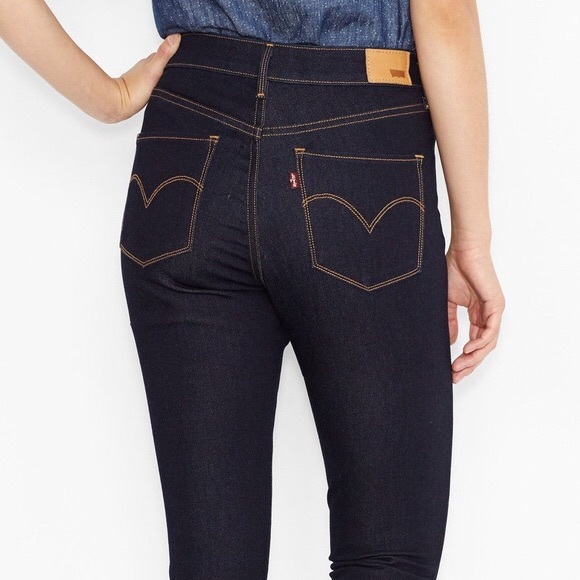 Levi's High Rise Skinny Dark Wash size 27