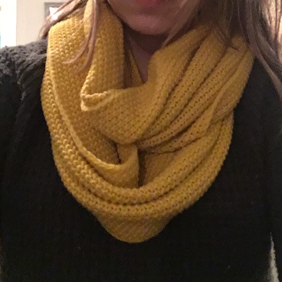 Urban outfitters gold infinity scarf
