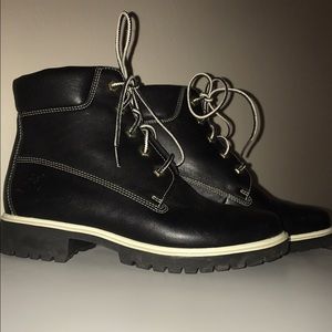 Black Timberlands