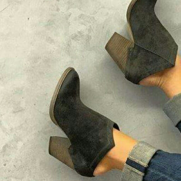 Anthropologie Shoes - Dolce Vita Haku Booties Anthropologie
