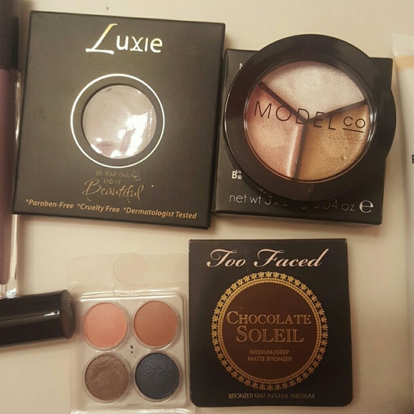 Makeup Bundle! - Picture 2 of 3