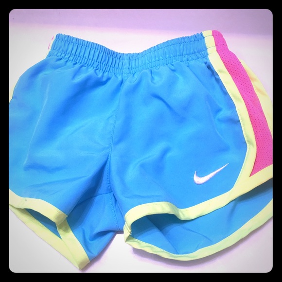 NIKE TODDLER GIRL SHORTS 18m