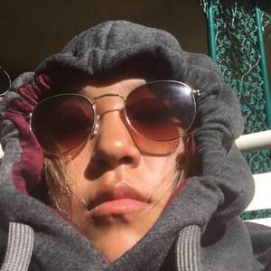 Meet your Posher, April